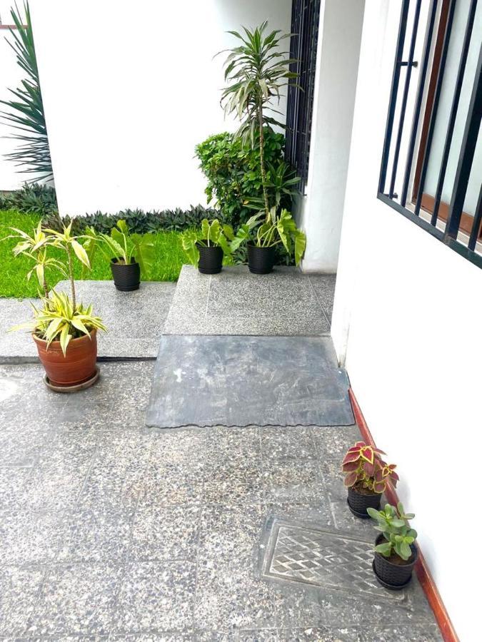 Lima Mini Aparts Monterrico - Cerca Embajada Eeuu Bagian luar foto